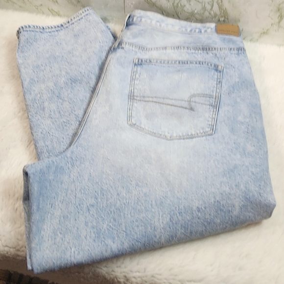 American Eagle Outfitters Denim - American Eagle Outfitters Distressed Mom Jeans